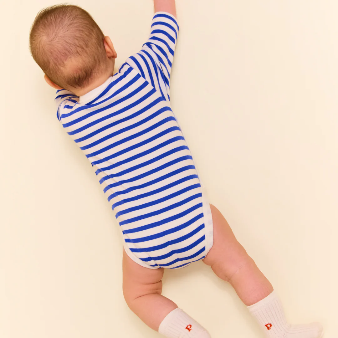 Baby Body Gestreift aus Bio-Baumwolle in Königsblau/Off-White - Image 5