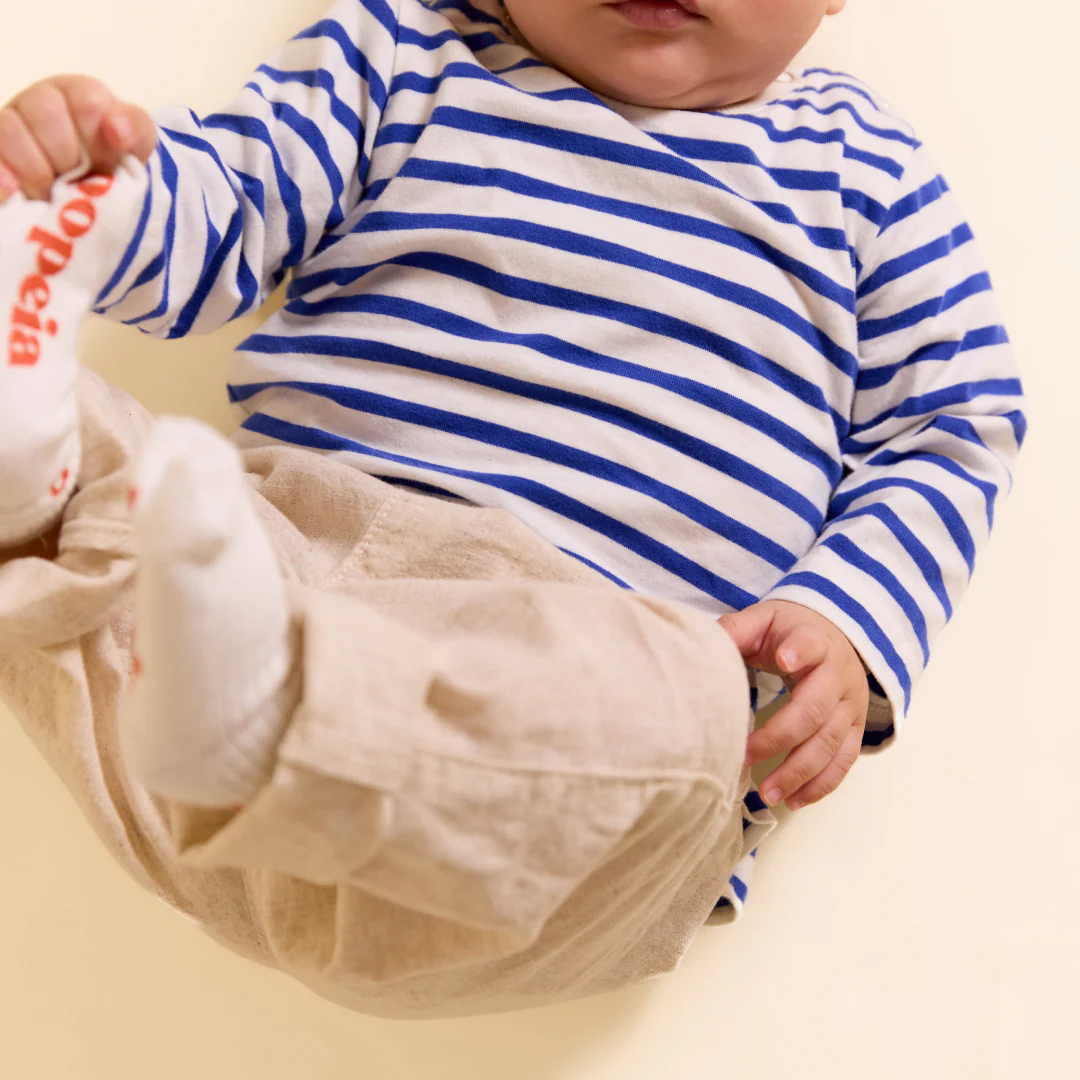 Baby Langarmshirt Gestreift aus Bio-Baumwolle in Königsblau/Off-White - Image 3