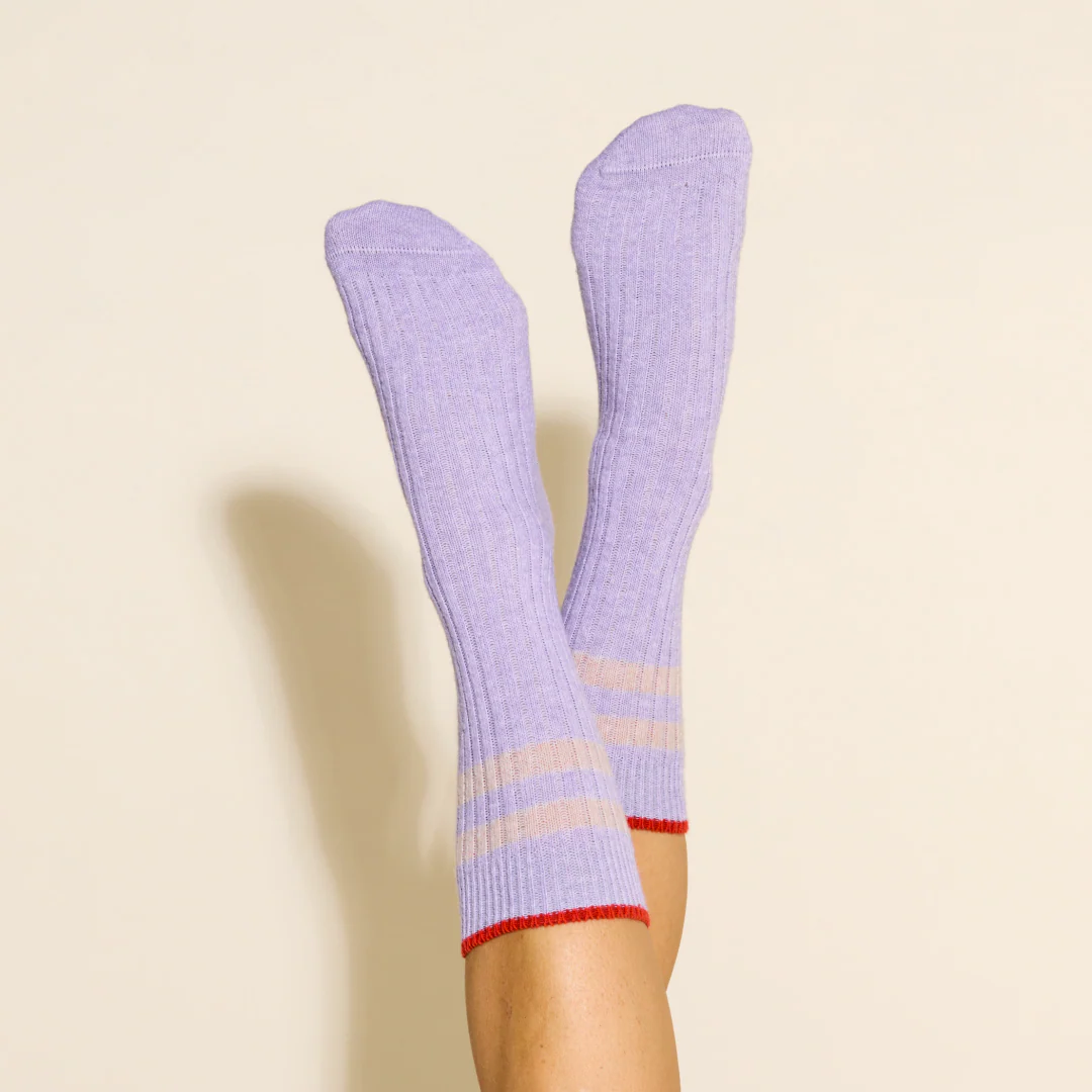 Dünne Stricksocken aus Wolle in Lila - Image 3