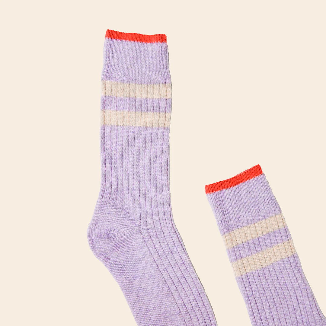 Dünne Stricksocken aus Wolle in Lila - Image 5