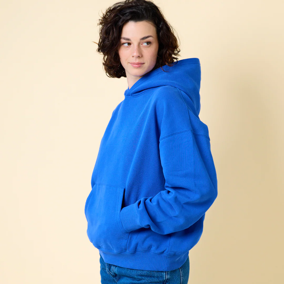 Hoodie aus Bio-Baumwolle in Königsblau - Image 3