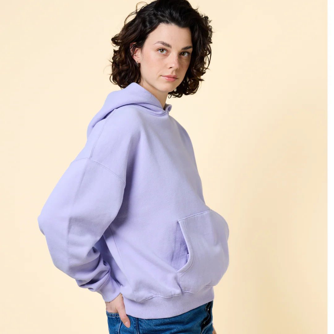 Hoodie aus Bio-Baumwolle in Lila - Image 3
