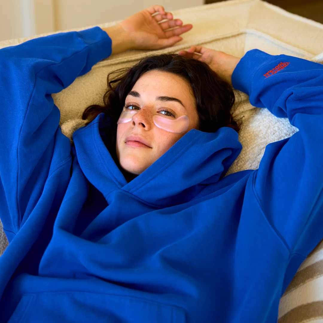 Hoodie aus Bio-Baumwolle in Königsblau - Image 4