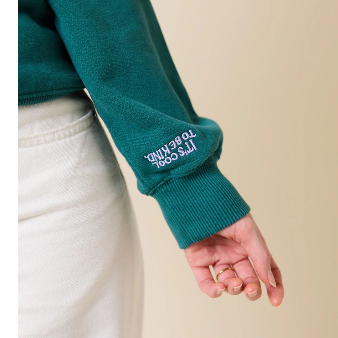 Kindness Sweater aus Bio-Baumwolle in College Grün - Image 4