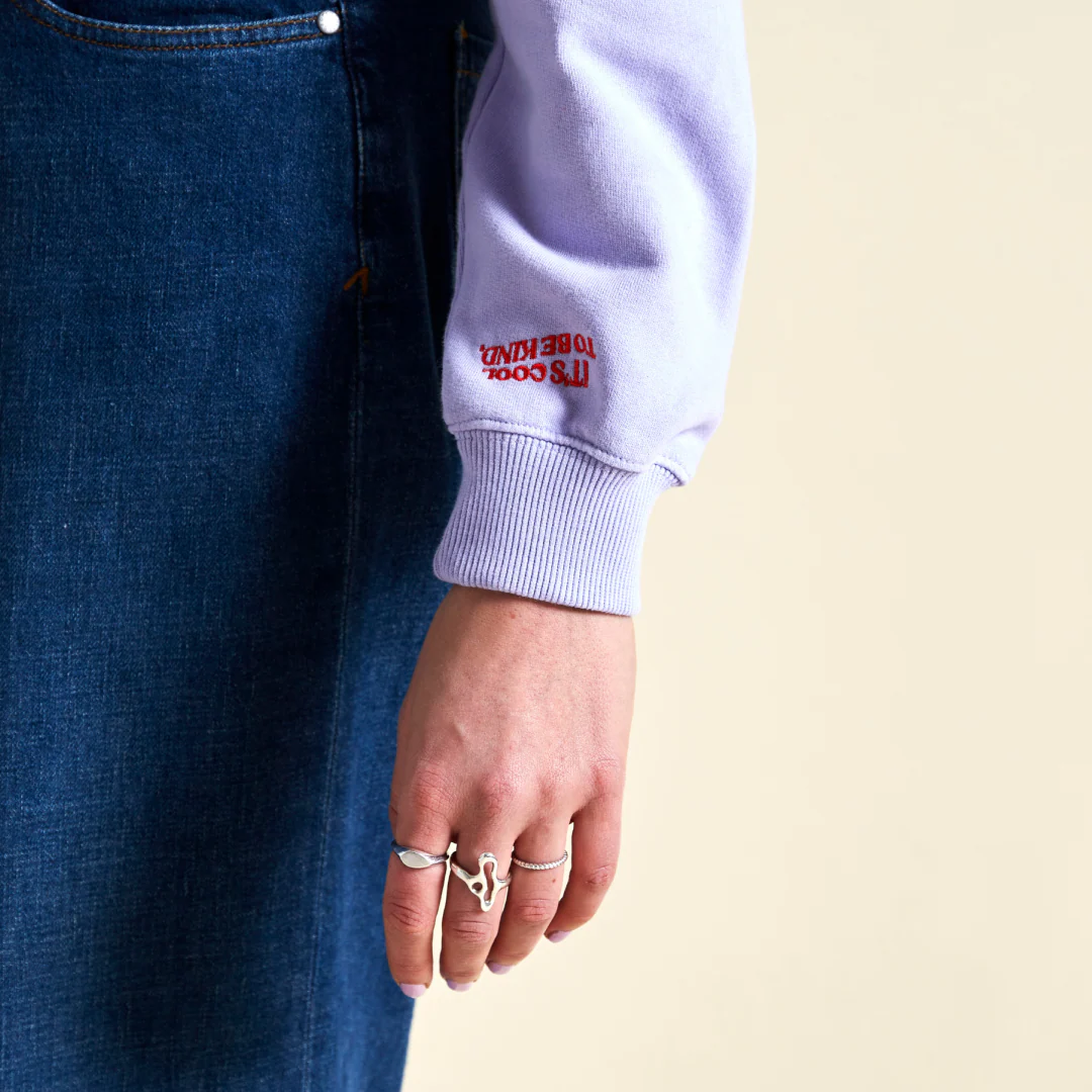 Kindness Sweater aus Bio-Baumwolle in Lila - Image 3