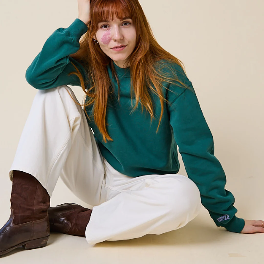 Kindness Sweater Set in College Grün - Image 6