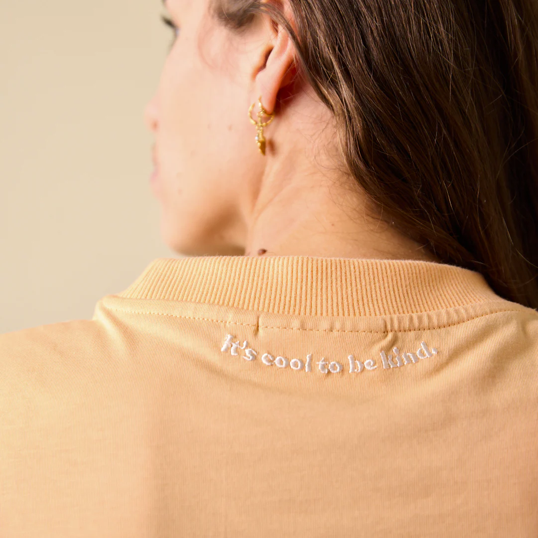 T-Shirt aus Bio-Baumwolle in Apricot - Image 4