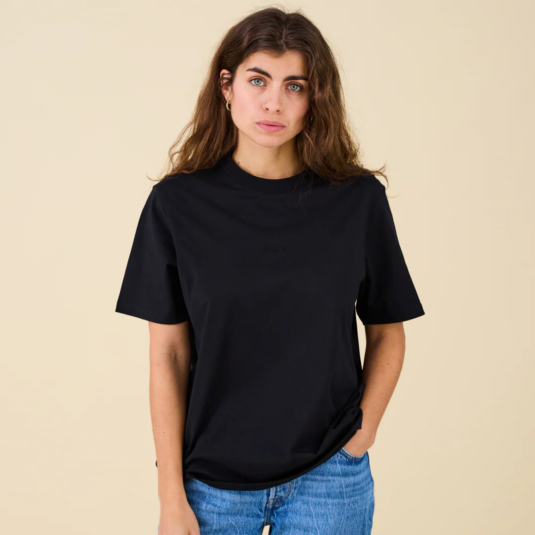 T-Shirt aus Bio-Baumwolle in Schwarz - Image 3