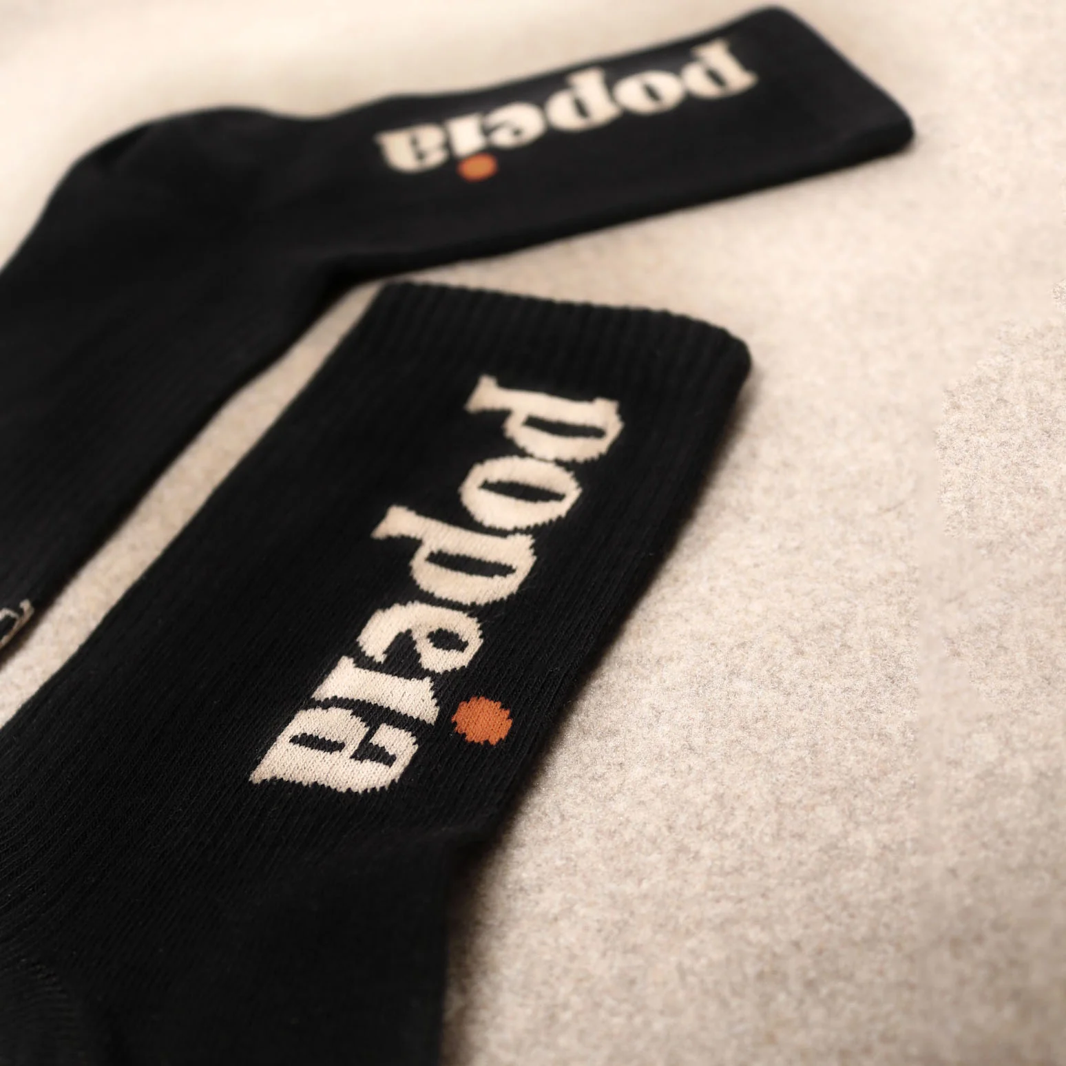 The Bold - Socken aus Bio-Baumwolle in Schwarz - Image 3