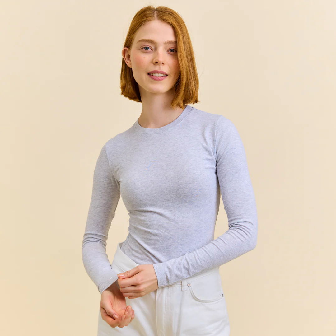 Tight Langarmshirt aus Bio-Baumwolle in Grau - Image 3