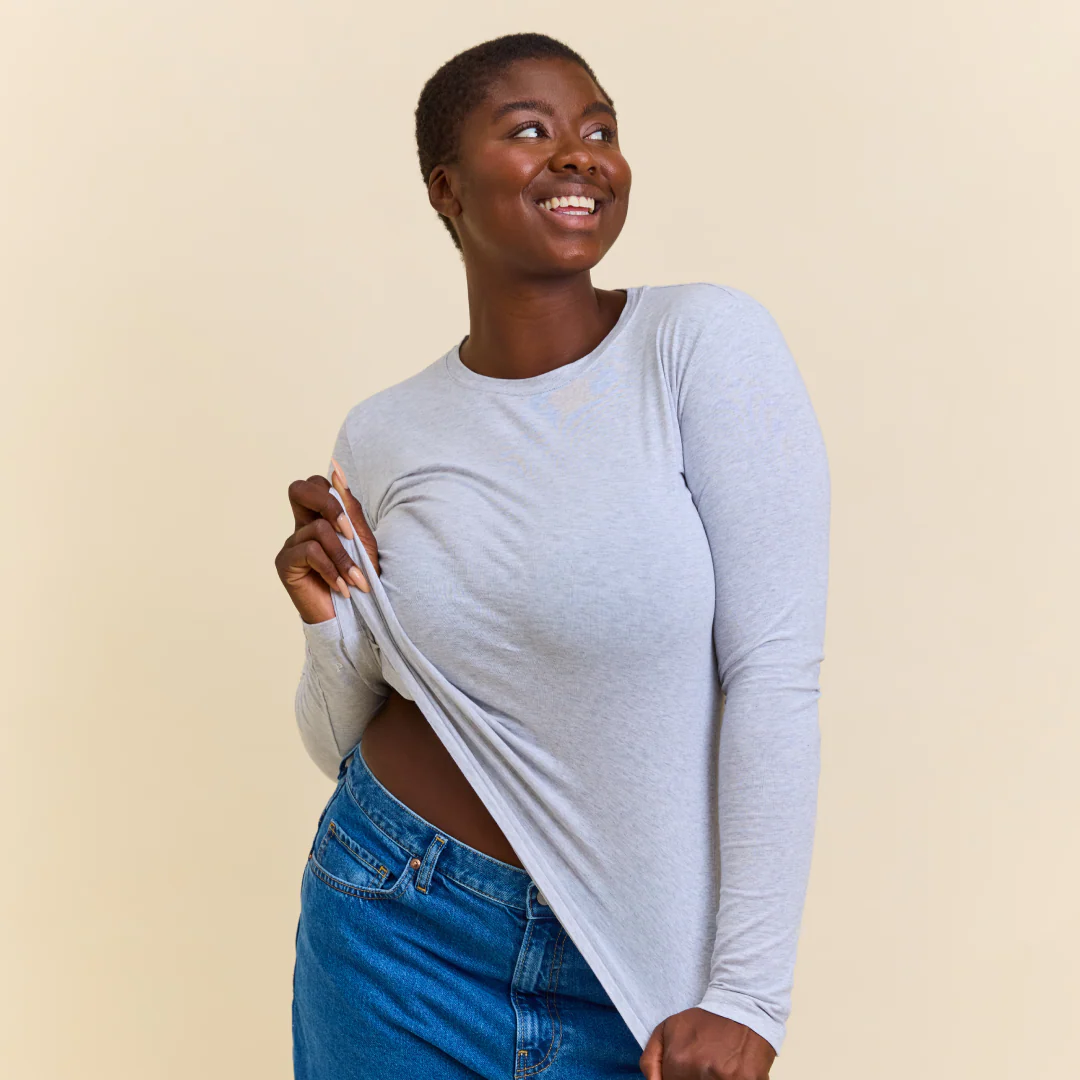 Tight Langarmshirt aus Bio-Baumwolle in Grau - Image 4