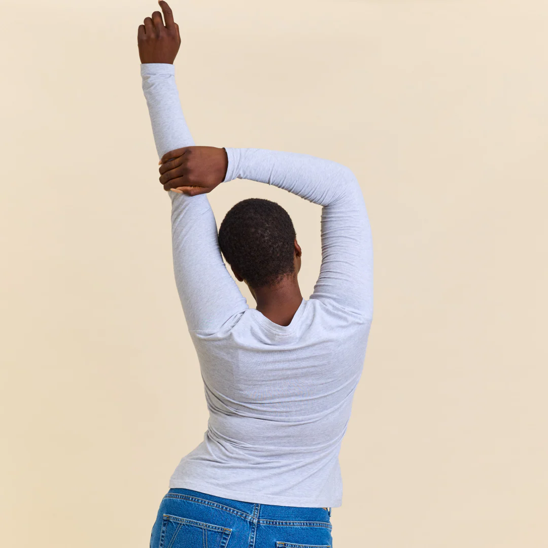 Tight Langarmshirt aus Bio-Baumwolle in Grau - Image 7