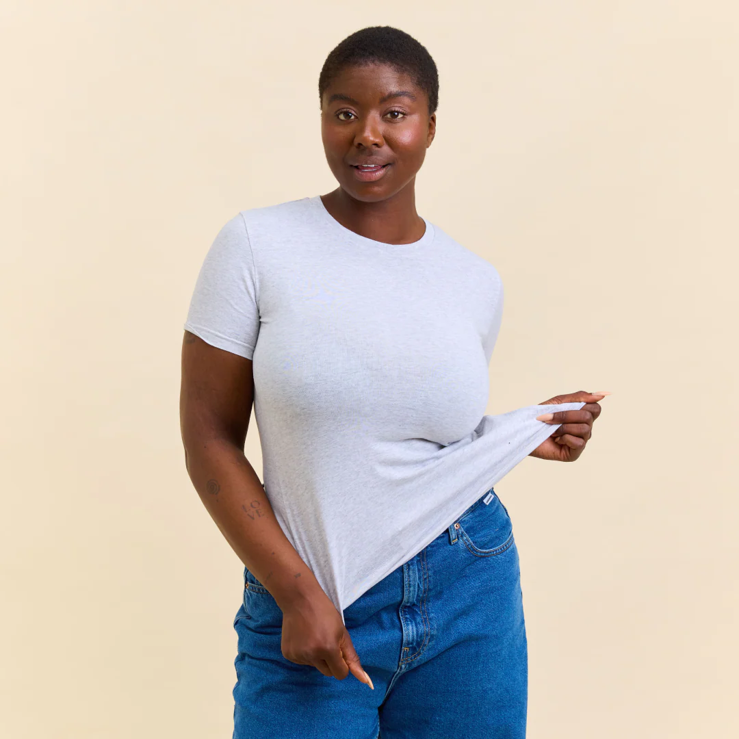 Tight T-Shirt aus Bio-Baumwolle in Grau - Image 3