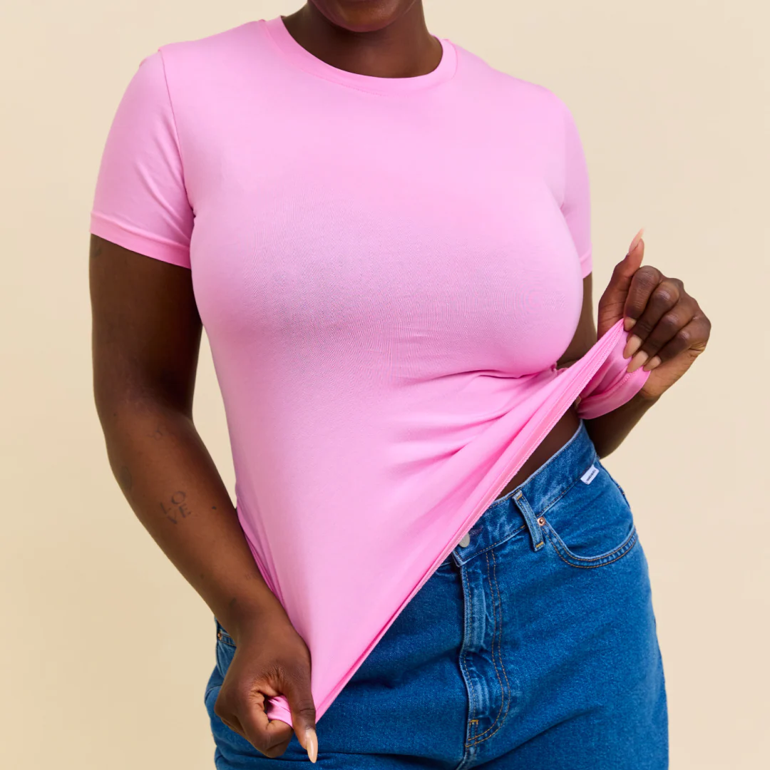 Tight T-Shirt aus Bio-Baumwolle in Pink - Image 6